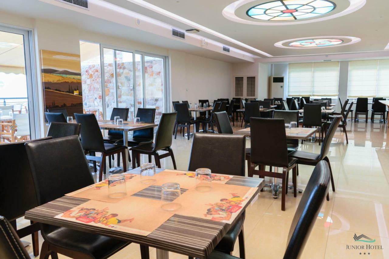 Junior Hotel Iria Extérieur photo